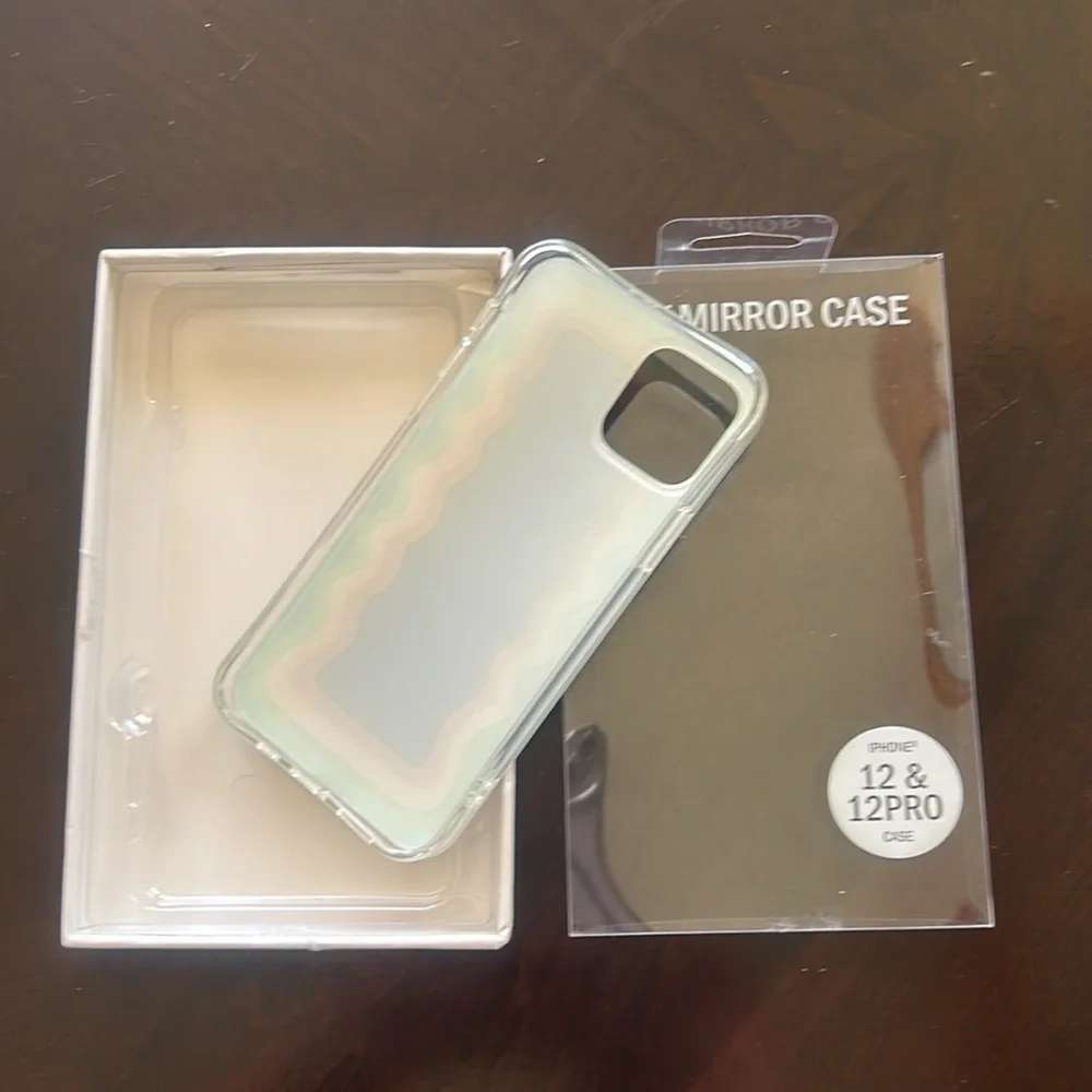 NWT Urban Outfitters IPhone 12 & 12 Pro Wavy Mirror Case